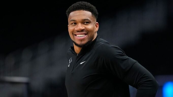 Se foi: Antetokounmpo posta tchau ao Bucks