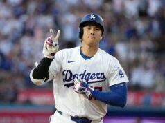 Shohei Ohtani homers, drives em 4, Dodgers lideram Rockies em 11º