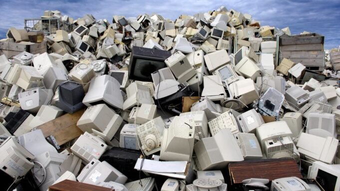 A maneira certa de se livrar de laptops, PCs e impressoras antigos (e é grátis) A maneira certa de se livrar de laptops, PCs e impressoras antigos (e é grátis)