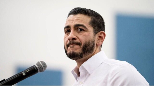 1783902384_Abdul-El-Sayed-Guns.jpg