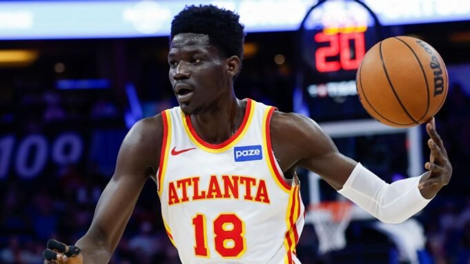 Gueye (cirurgia), do Hawks, pode perder o início da temporada.