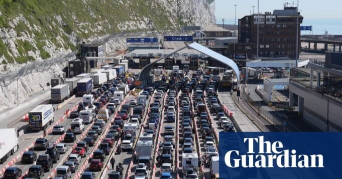 Teme-se caos na fronteira da UE na passagem de Dover com a aproximação do fim de semana de verão mais movimentado | Transporte rodoviário Teme-se caos na fronteira da UE na passagem de Dover com a aproximação do fim de semana de verão mais movimentado | Transporte rodoviário