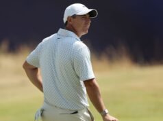 Rory corta, precisa de mais para a segunda jarra de Claret