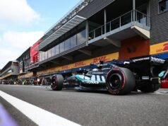 Antonelli vence Verstappen e conquista a pole