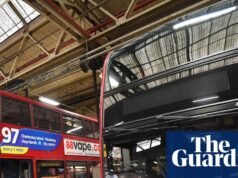 ‘Minhas roupas estão apertadas’: motorista do ônibus National Express fala sobre condições de 40°C | Calor extremo