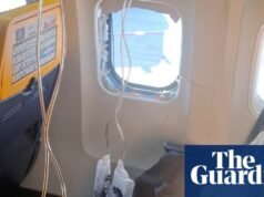 Ryanair afirma que seu avião está seguro, embora seus passageiros quase tenham sido sugados pela janela | Ryanair