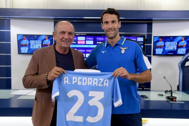 1784842896_ss-lazio-unveil-new-signings.jpg