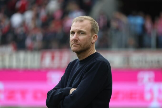 “Ele é o melhor treinador da Inglaterra” – o técnico do Augsburg, Benjamin Weber, apoiou o ex-técnico Tuchel para a glória na Copa do Mundo “Ele é o melhor treinador da Inglaterra” – o técnico do Augsburg, Benjamin Weber, apoiou o ex-técnico Tuchel para a glória na Copa do Mundo