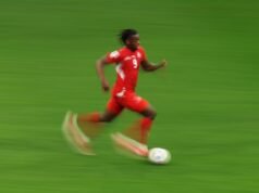 O preço da lenda da Copa do Mundo, Manzambi, disparou em meio ao interesse do Newcastle