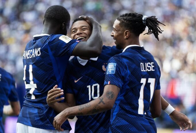 Escalações confirmadas para a Copa do Mundo: França x Paraguai Escalações confirmadas para a Copa do Mundo: França x Paraguai