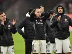 Crystal Palace entre as equipes interessadas no Arthur Theate do Eintracht Frankfurt