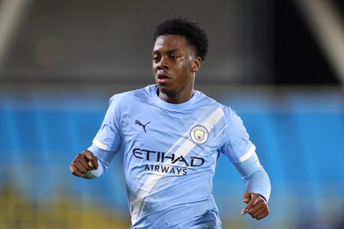 Bayern, Dortmund e RB Leipzig estão entre os times que estão de olho em Xavier Parker, do Manchester City