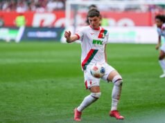 O que o técnico do Augsburg, Benjamin Weber, disse recentemente sobre o futuro de Mert Kömür no Galatasaray interessado