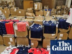 Camisas de futebol falsas no valor de £ 5,5 milhões apreendidas em uma das maiores operações de falsificação do Reino Unido | Edimburgo
