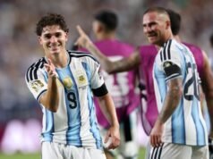 O gol impressionante de Alvarez levou a Argentina às semifinais repletas de estrelas, depois de derrotar a Suíça, que estava com 10 jogadores, na prorrogação.
