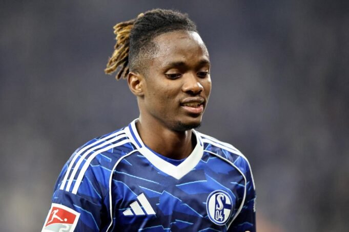 A chegada de Gosens ao Schalke lança dúvidas sobre o futuro de Ndiaye A chegada de Gosens ao Schalke lança dúvidas sobre o futuro de Ndiaye