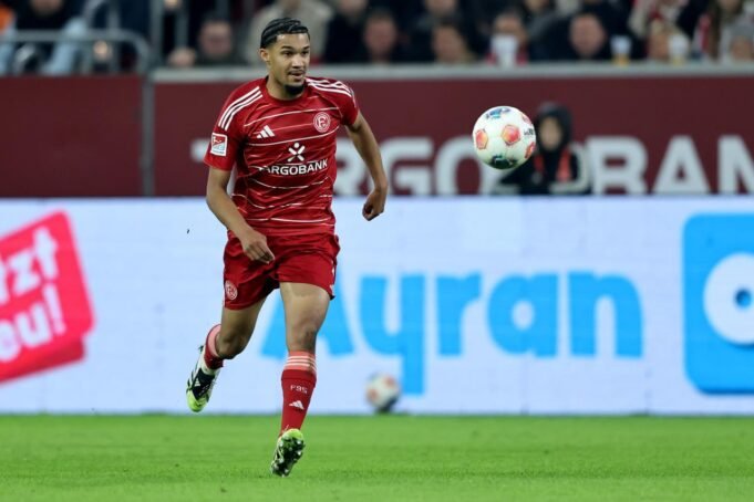 Düsseldorf Iyoha ingressou no 1.FC Magdeburg por transferência gratuita