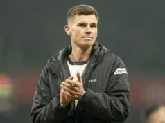 SC Freiburg anunciou a contratação de Yannik Engelhardt de Como