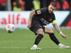 Andrich luta pelo futuro do Leverkusen em meio a ligações com Frankfurt