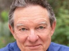Lawrence Wright: “É difícil nos EUA a inércia do eleitor em dar a decisão de Trump”
