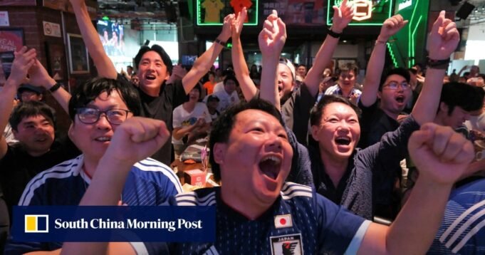 ‘Deveria haver um limite para aplausos’: a província chinesa chama os torcedores da seleção japonesa da Copa do Mundo de falta. ‘Deveria haver um limite para aplausos’: a província chinesa chama os torcedores da seleção japonesa da Copa do Mundo de falta.