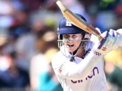 O campeão de boliche dá um tempo na carreira de 17 anos da Inglaterra
