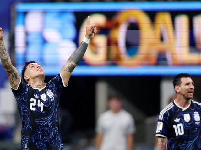 2026-07-15T205408Z_530238304_UP1EM7F1M26FB_RTRMADP_3_SOCCER-WORLDCUP-ENG-ARG-1784242447.jpg