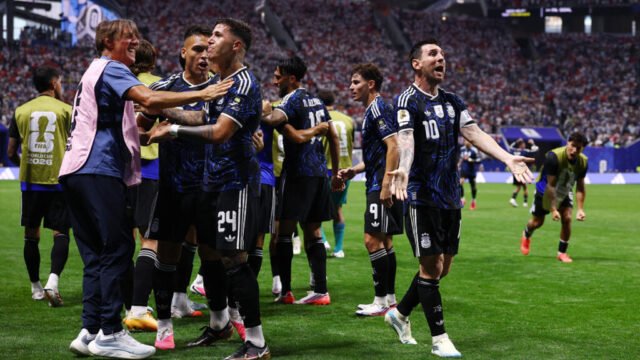 2026-07-15T210304Z-633437624-UP1EM7F1MH2I5-RTRMADP-3-SOCCER-WORLDCUP-ENG-ARG.jpg