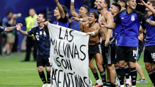 2026-07-15T213841Z-864818289-UP1EM7F1N6HM3-RTRMADP-3-SOCCER-WORLDCUP-ENG-ARG.jpg