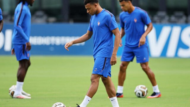2026-07-17T213402Z-1478305565-UP1EM7H1NWP8V-RTRMADP-3-SOCCER-WORLDCUP-FRA-ENG-PREVIEW.jpg