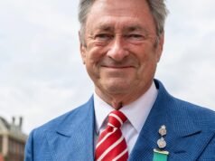 ‘Humilde’ Alan Titchmarsh ganha licença para construir galpão de ferramentas em seu novo bangalô após redução de tamanho