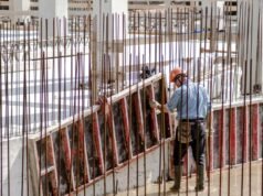 O plano habitacional, Municípios contra o governo: “Só palavras de ordem, mas o dinheiro não está aí”