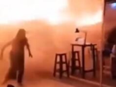 Incêndio destrói pub em Bangkok, 27 mortos. “Eles estão embalados no banheiro”