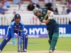 Perry a caminho da final da Copa do Mundo T20 com a Inglaterra