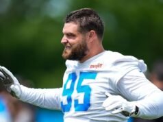 “Leões DE Pat O’Connor se aposenta da NFL” .
