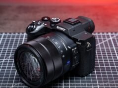 Sony traz de volta super zoom RX10 com sensor empilhado e preço alto