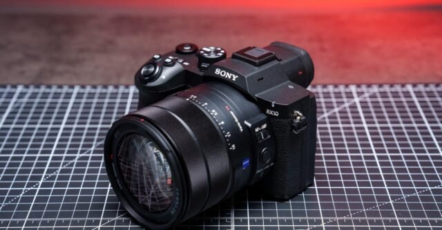 268627_Sony_RX10_V_camera_ADiBenedetto_0002.jpg