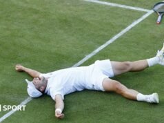Resultados de Wimbledon 2026: Arthur Ferry retorna para vencer Zizou Burgess e manter vivas as esperanças de solteiros britânicos