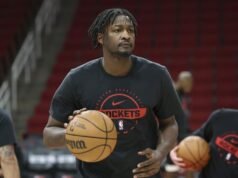 Relatório: Hornets adquire Dorian Finney-Smith, 3 escolhas do Rockets.
