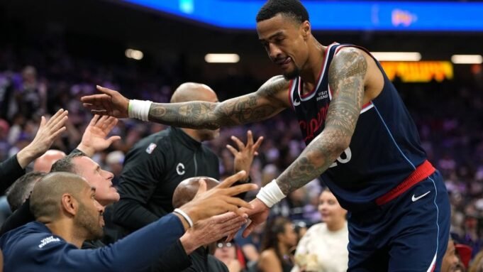 Relatório: F John Collins está assinando um contrato de 3 anos e US$ 51 milhões com os Pistons. Relatório: F John Collins está assinando um contrato de 3 anos e US$ 51 milhões com os Pistons.