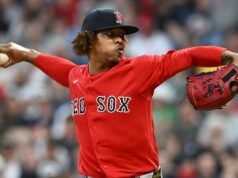 O Red Sox chamou Brian Bellow da Triple-A.