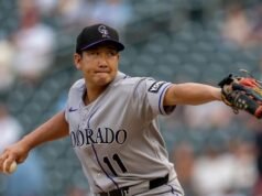 Rockies RHP Tomoyuki Sugano (costas) arranhado vs.