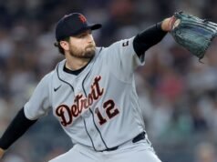 Os Hot Tigers olham para Casey Mize enquanto tentam varrer os Angels.