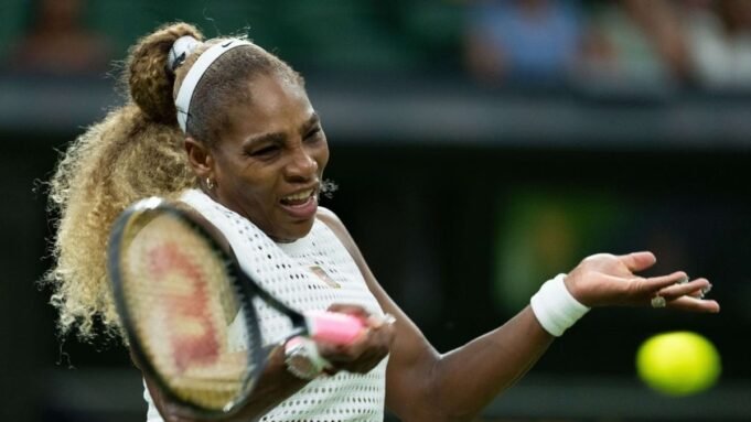 Serena Williams (joelho) WD de duplas em Wimbledon Serena Williams (joelho) WD de duplas em Wimbledon