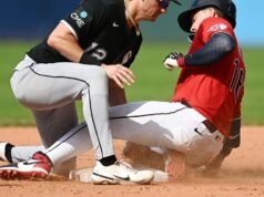 O White Sox assumiu a liderança logo no início, derrotando os Patriots para dividir a série.