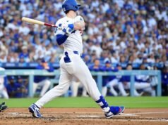 O golpe de desempate de Mookie Betts levou os Dodgers a uma vitória na série sobre as Montanhas Rochosas.
