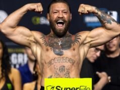 Conor McGregor pesa 170,5 para sua luta no UFC 329 contra Max Holloway