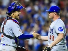 Trent Thornton se destaca na vitória dos Cubs da I-Series contra os Reds.
