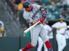 Andres Chapro (2 HRs, 8 RBIs) liderou os Nacionais em uma goleada de 23-4 no Atletismo.