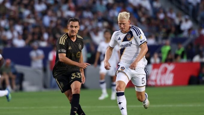 O LAFC derrotou facilmente o Galaxy no confronto El Traffico.